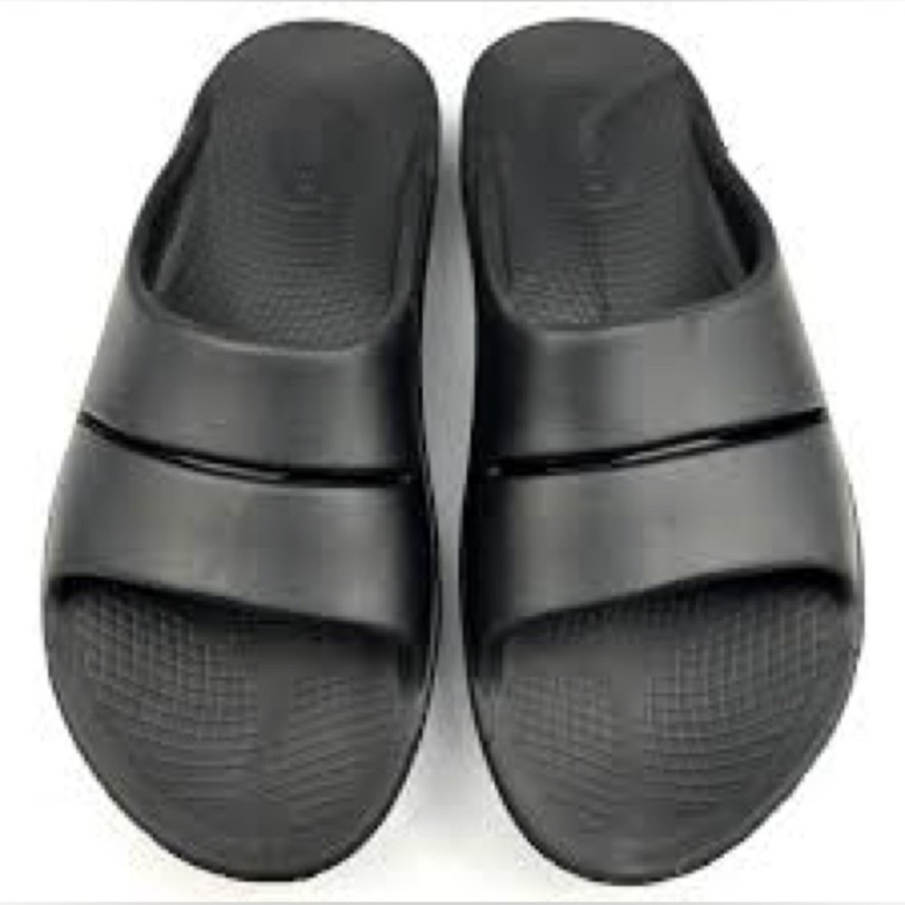 OOFOS recovery Black Slide Sandals